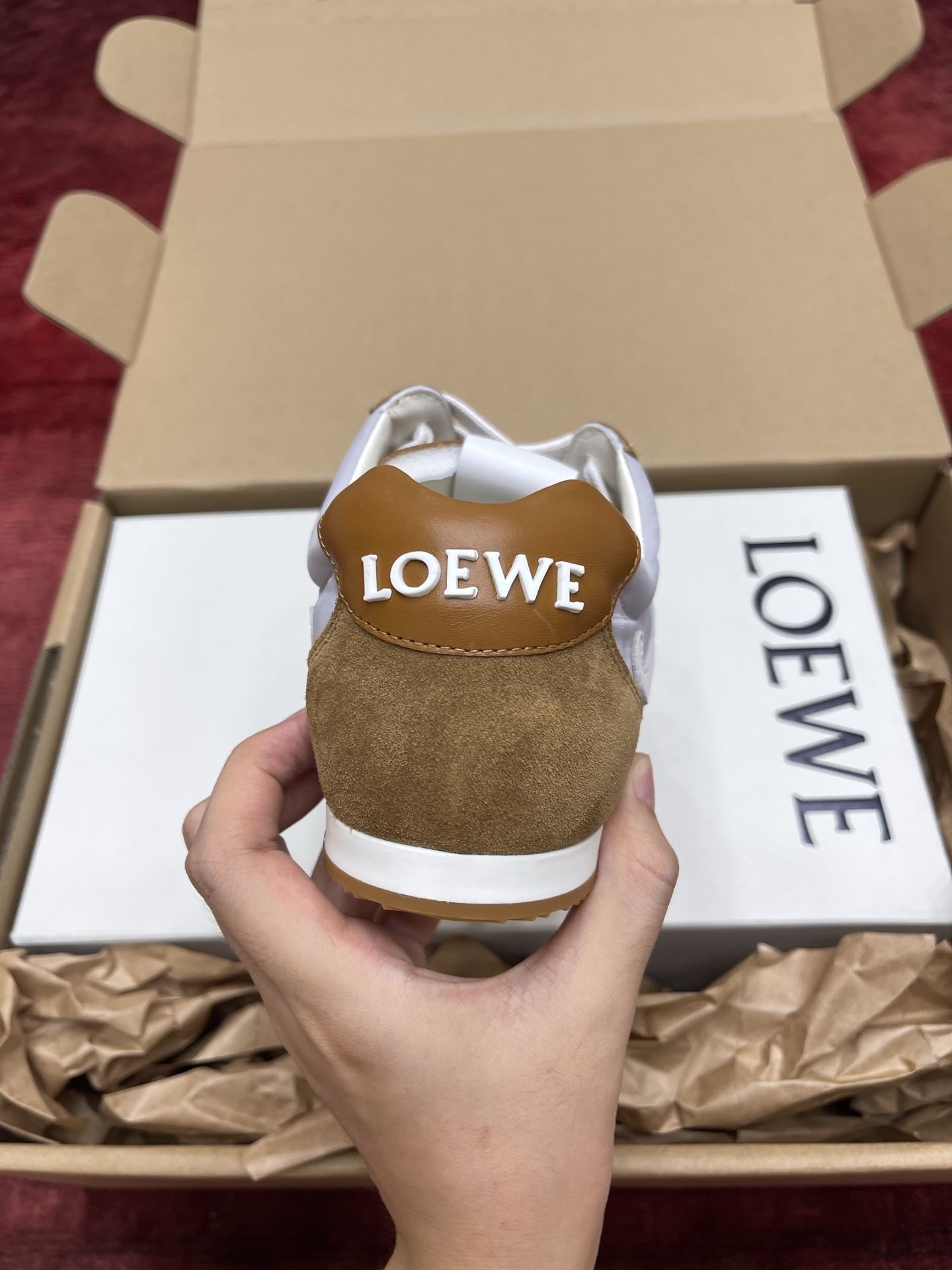 LOEWE Ballet Runner系列 “黄棕”男女同款