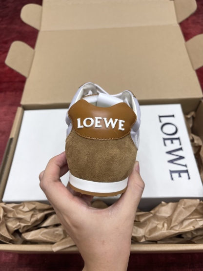 LOEWE Ballet Runner系列 “黄棕”男女同款