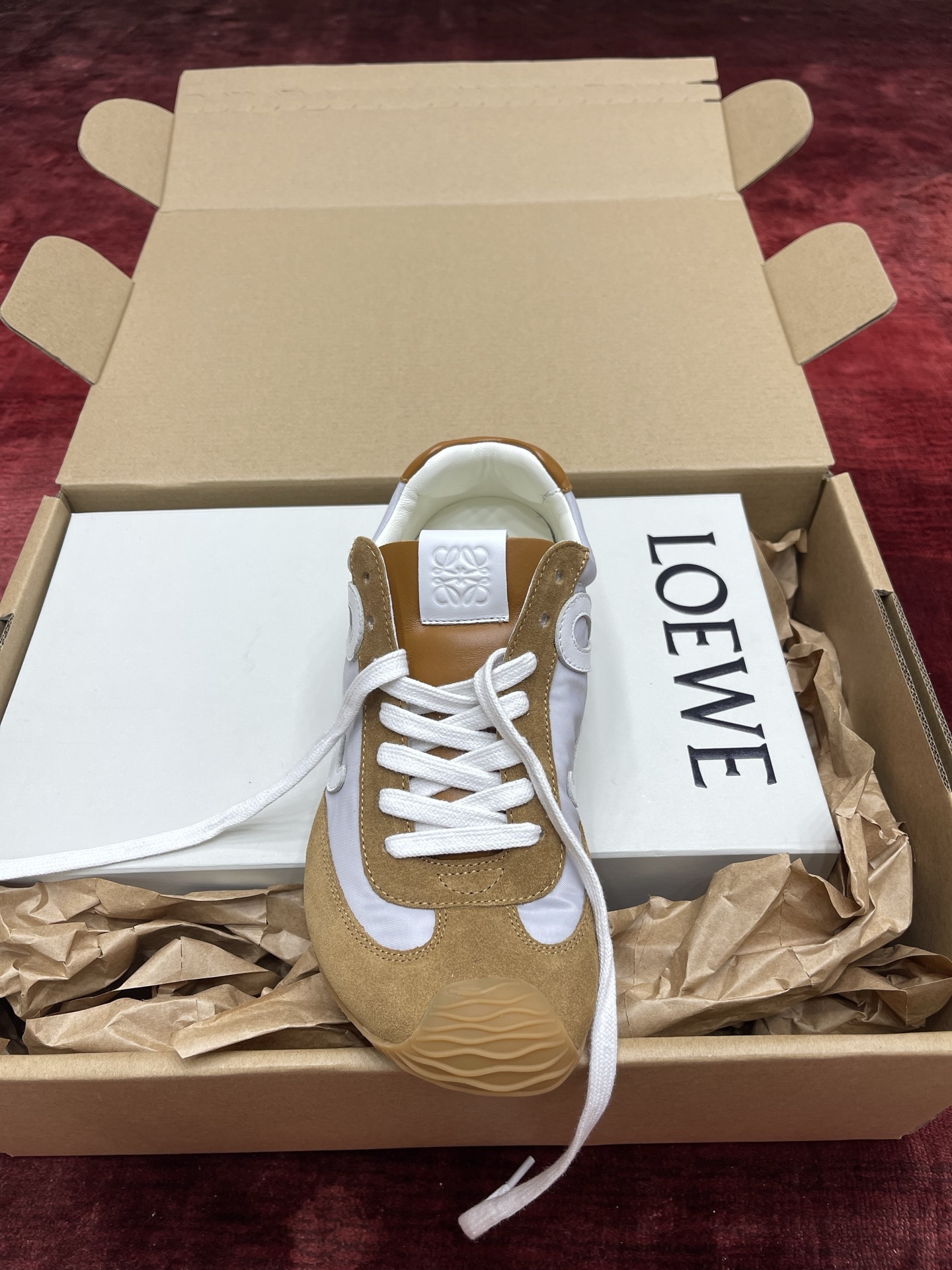 LOEWE Ballet Runner系列 “黄棕”男女同款