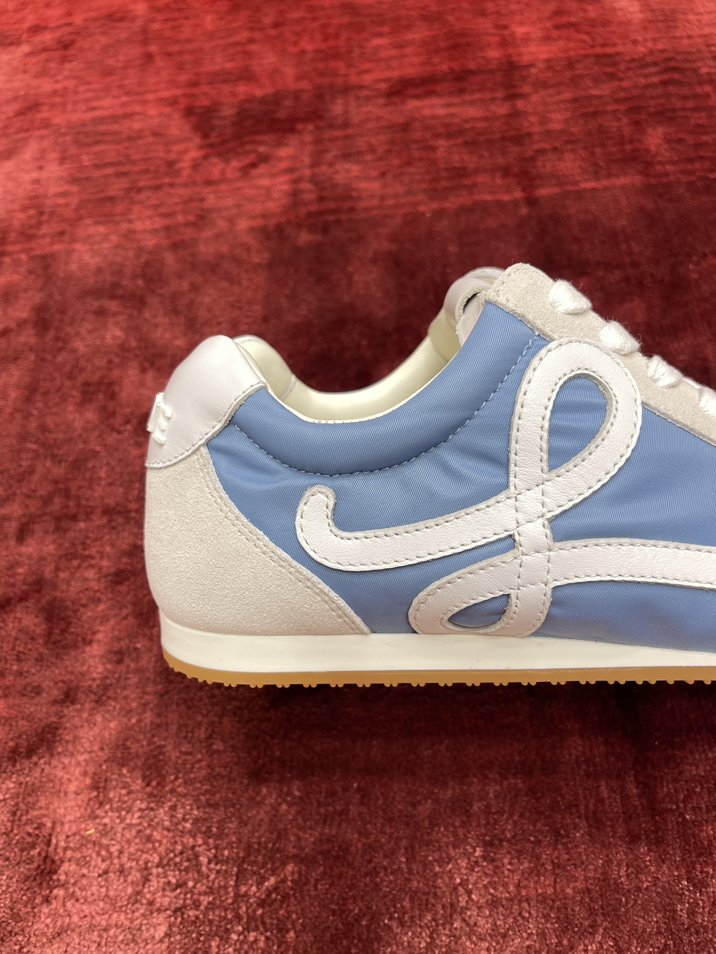 LOEWE Ballet Runner系列 “蓝白”女款