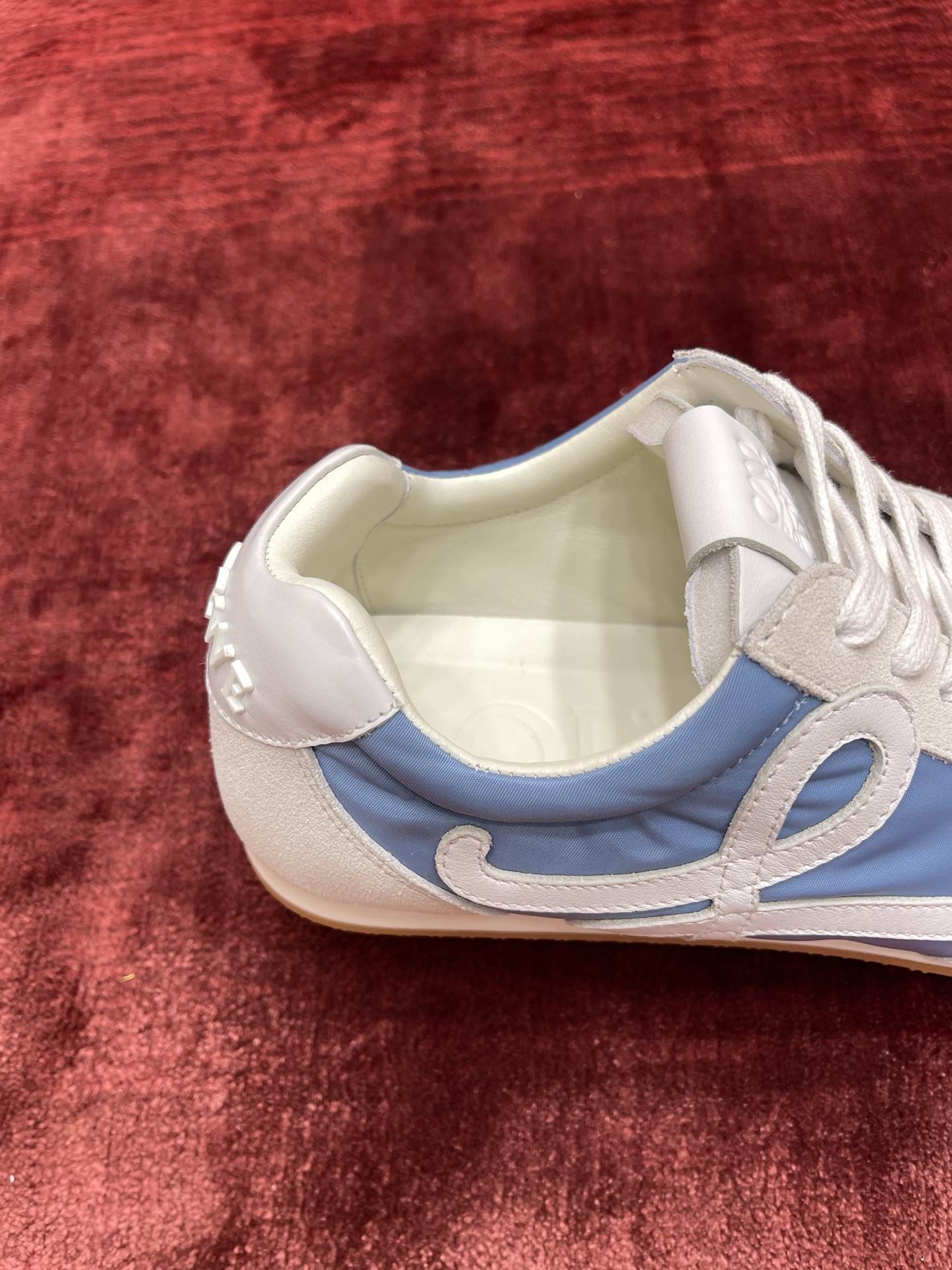 LOEWE Ballet Runner系列 “蓝白”女款