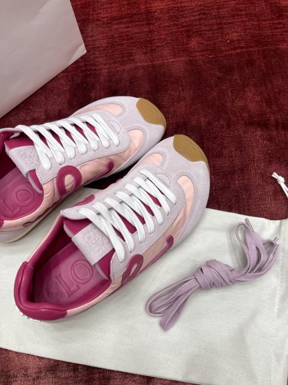 LOEWE Ballet Runner系列 “粉色”女款