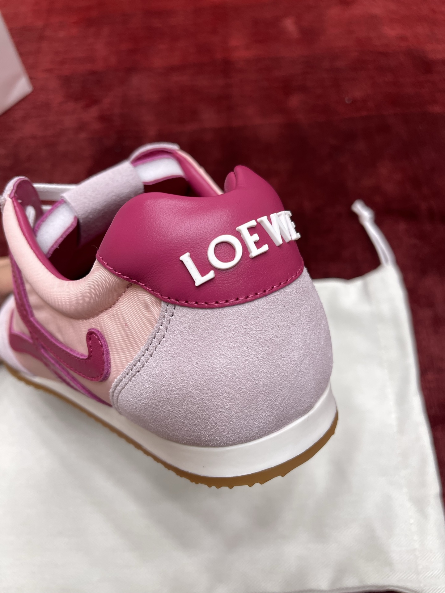 LOEWE Ballet Runner系列 “粉色”女款