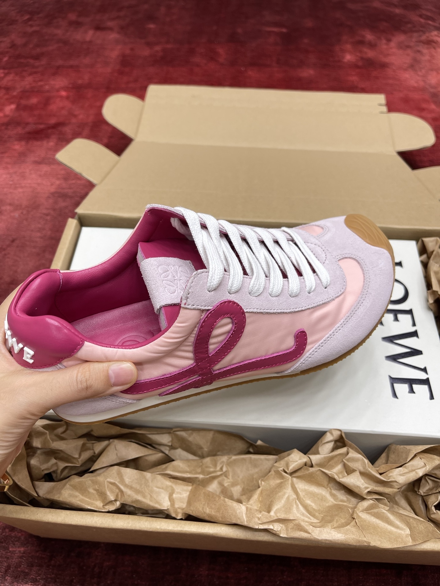 LOEWE Ballet Runner系列 “粉色”女款