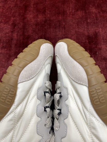 MiuMiu Tyre系列轮胎鞋 “白色”女款