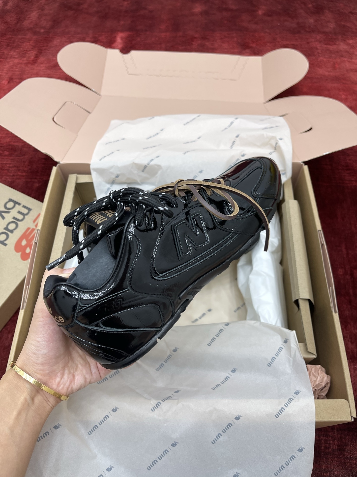 MiuMiu x NB530系列 “黑漆皮”女款