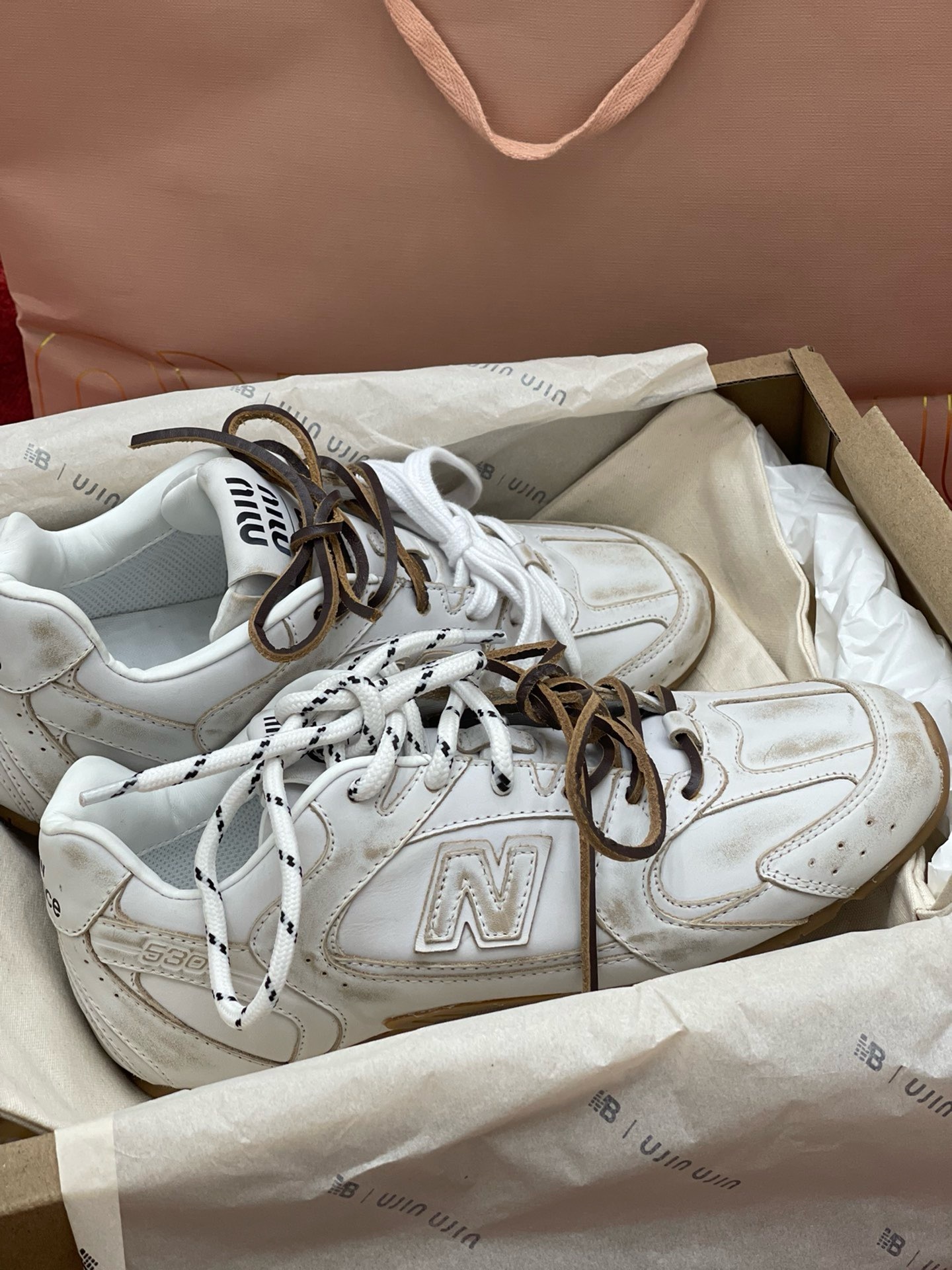 MiuMiu x NB530系列 “白皮”男女同款