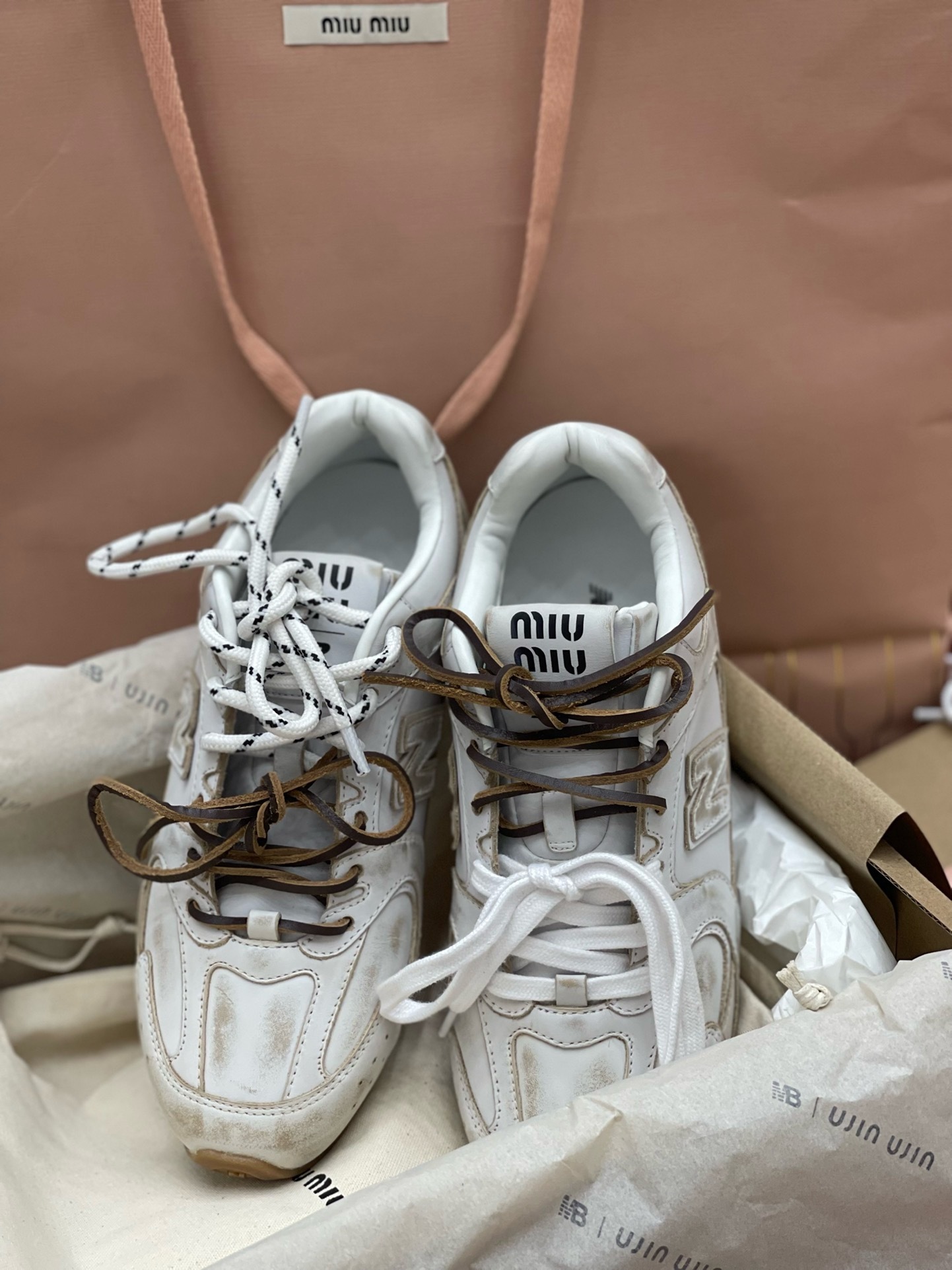 MiuMiu x NB530系列 “白皮”男女同款