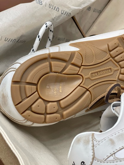 MiuMiu x NB530系列 “白皮”男女同款