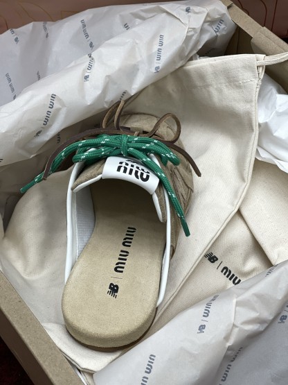 MiuMiu x NB530系列 “半拖”女款