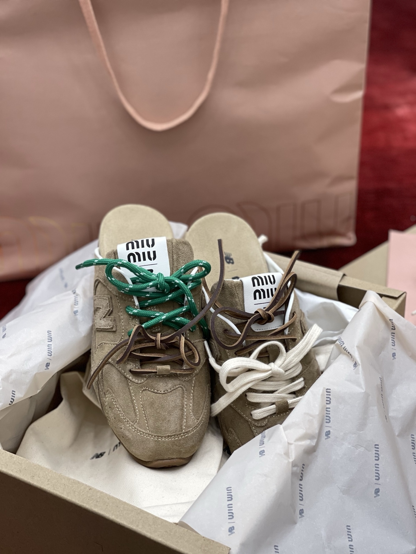 MiuMiu x NB530系列 “半拖”女款