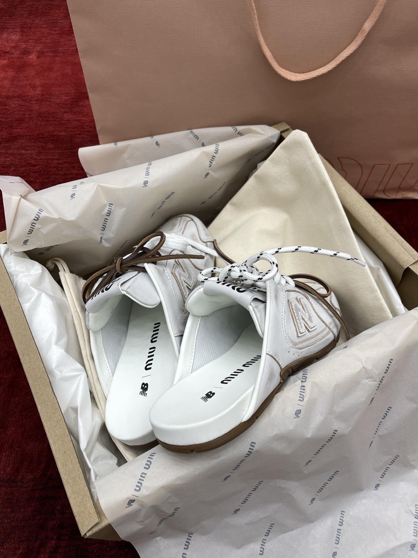 MiuMiu x NB530系列 “半拖”女款