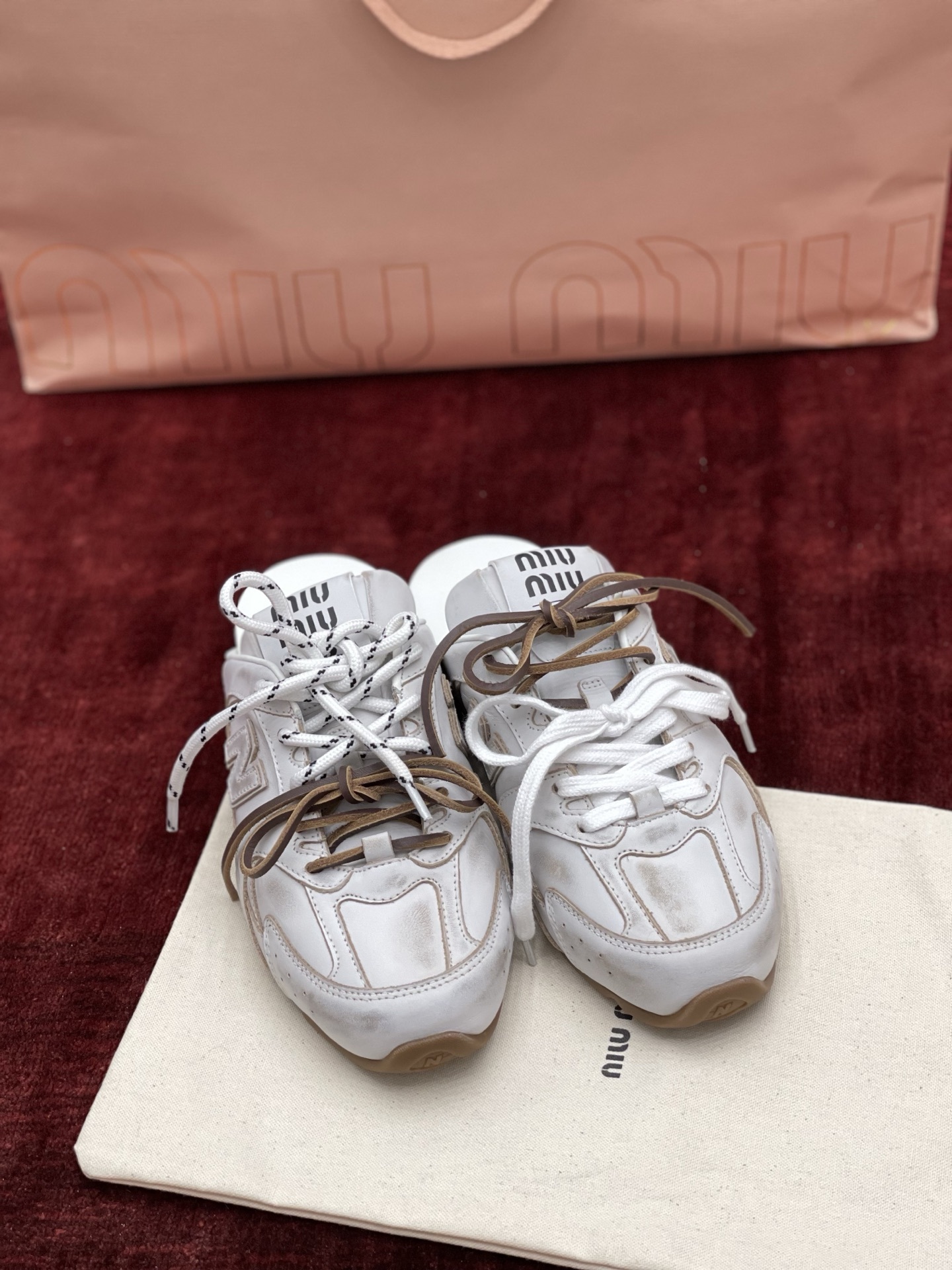 MiuMiu x NB530系列 “半拖”女款