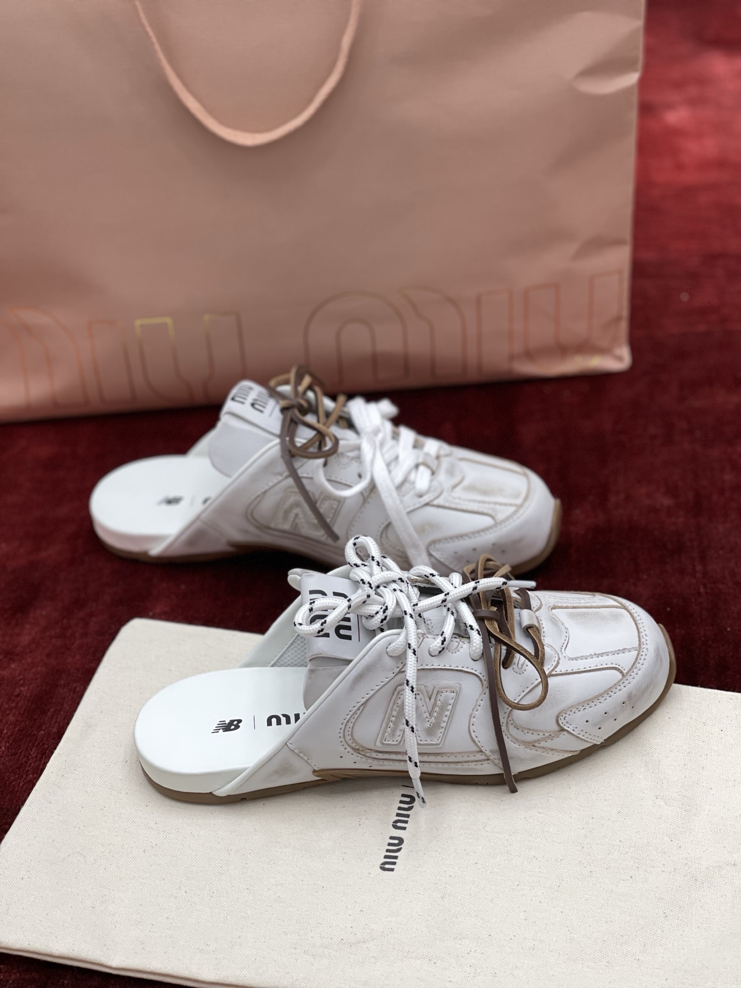 MiuMiu x NB530系列 “半拖”女款