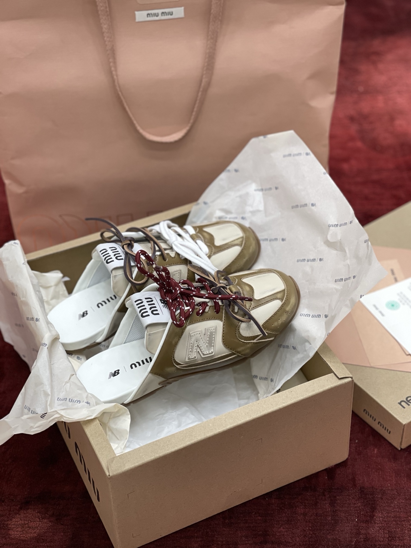 MiuMiu x NB530系列 “半拖”奶茶棕