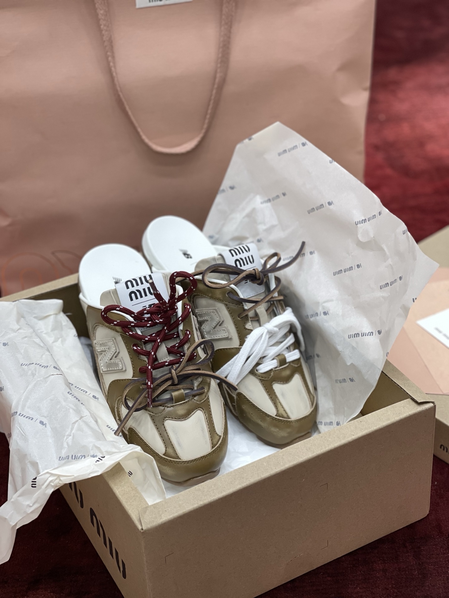 MiuMiu x NB530系列 “半拖”奶茶棕