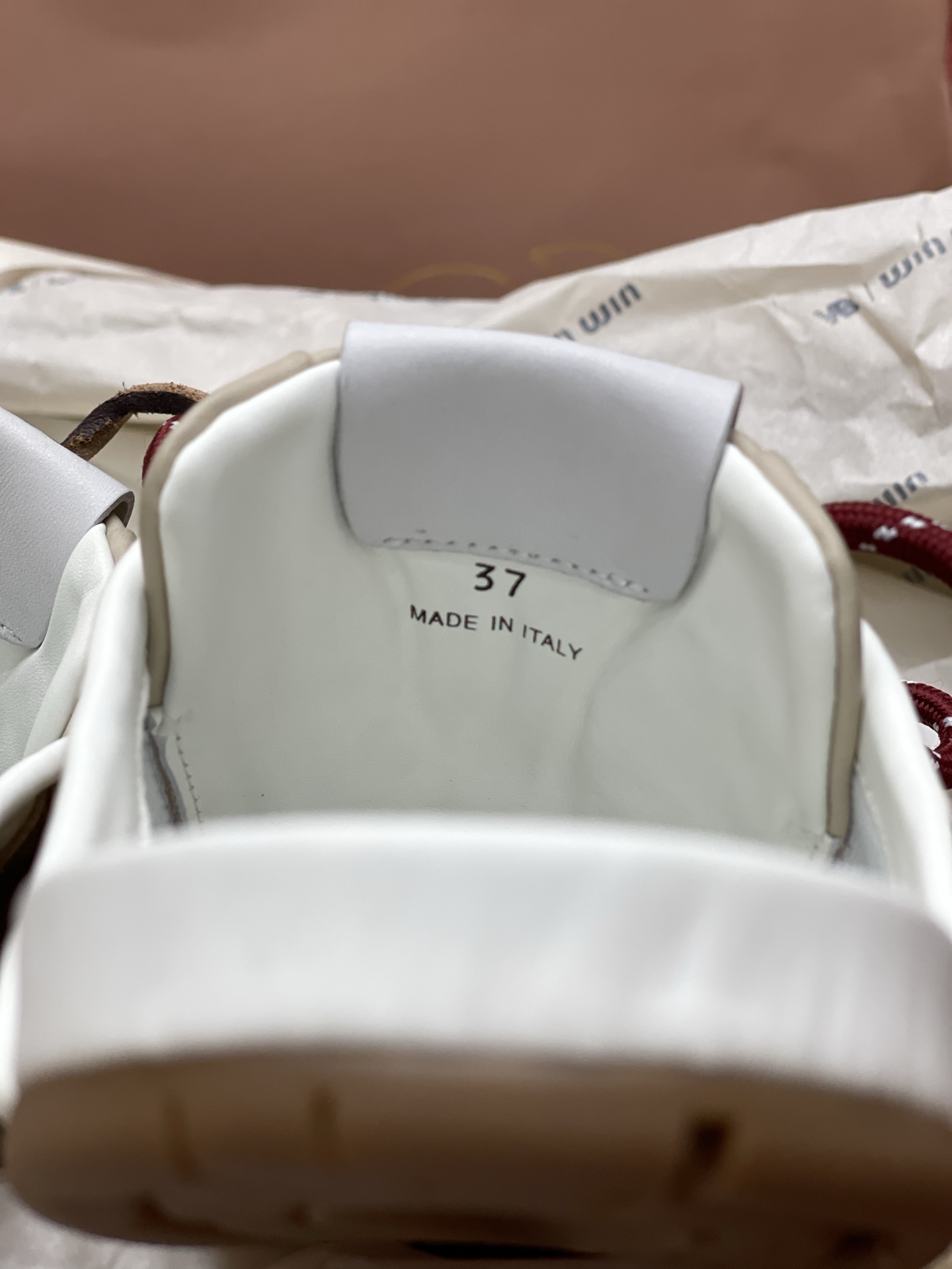 MiuMiu x NB530系列 “半拖”奶茶棕