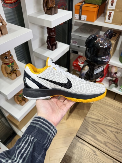 Kobe 6 季後賽 White Del Sol 2021版  尺碼 40-50.5「US7-16」 CW2190-100