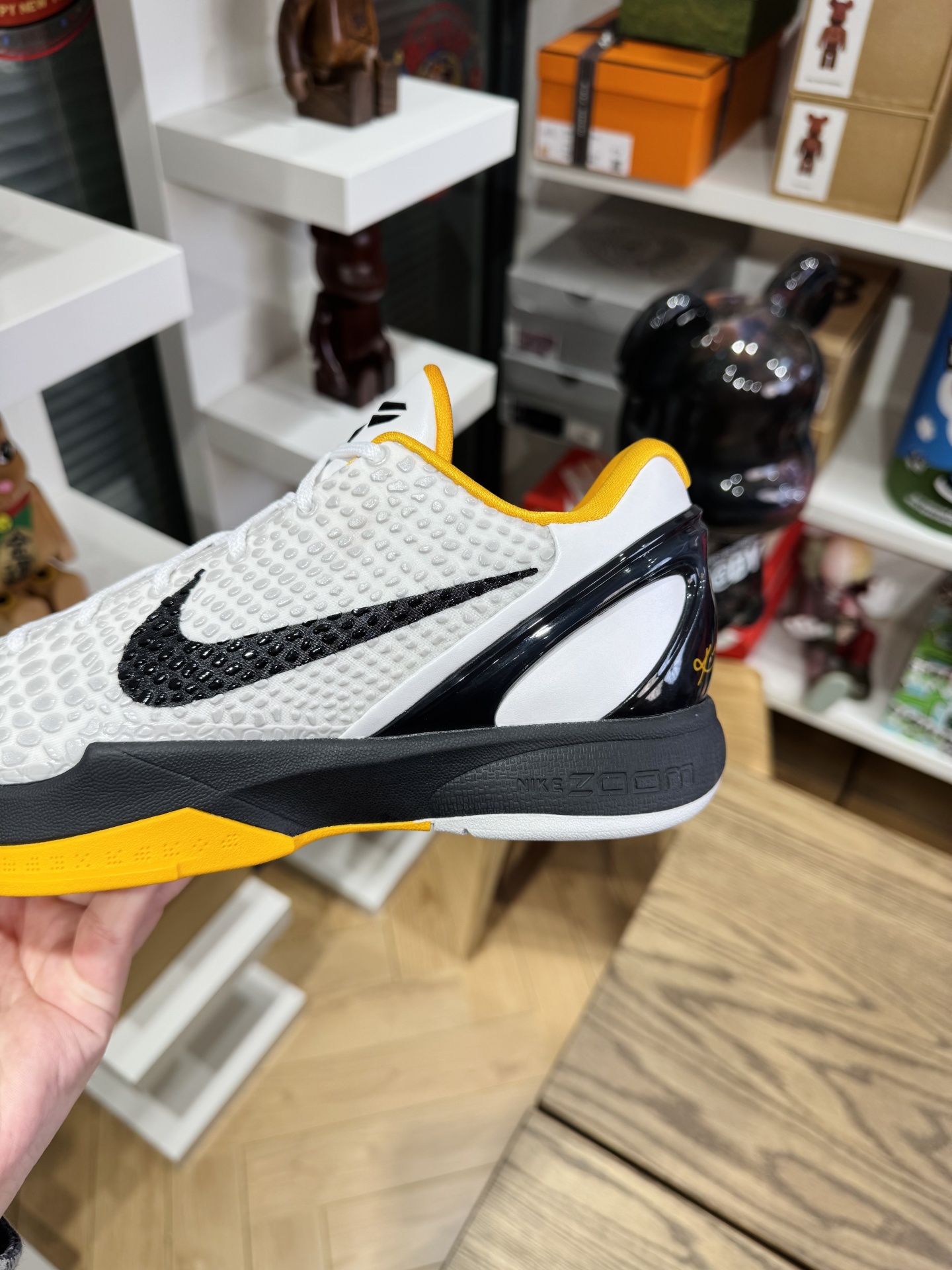 Kobe 6 季後賽 White Del Sol 2021版  尺碼 40-50.5「US7-16」 CW2190-100