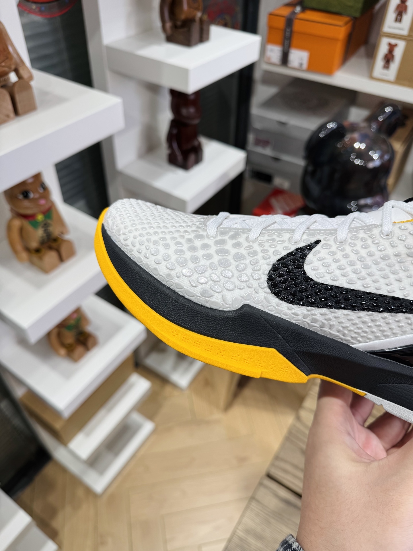 Kobe 6 季後賽 White Del Sol 2021版  尺碼 40-50.5「US7-16」 CW2190-100