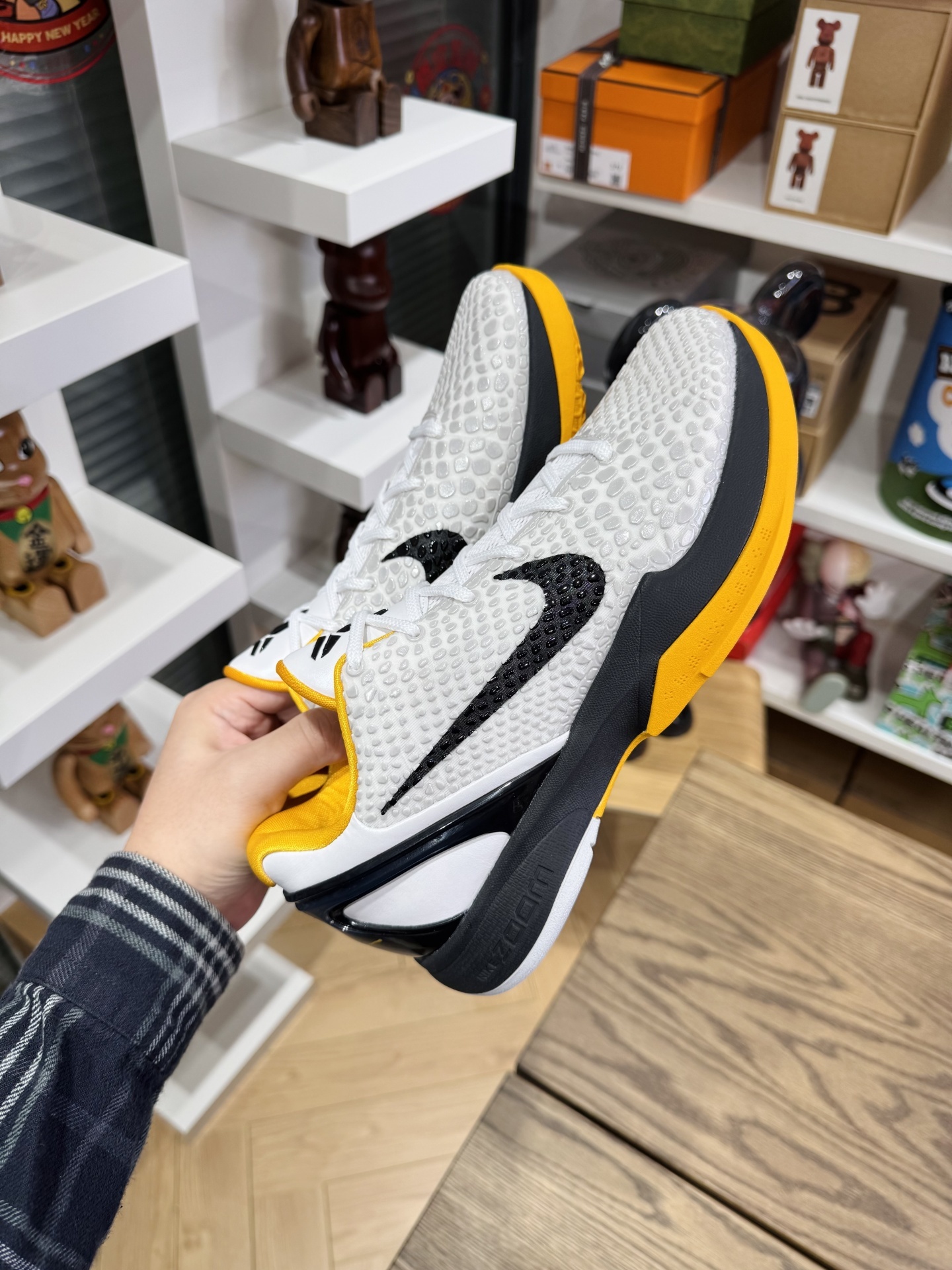 Kobe 6 季後賽 White Del Sol 2021版  尺碼 40-50.5「US7-16」 CW2190-100