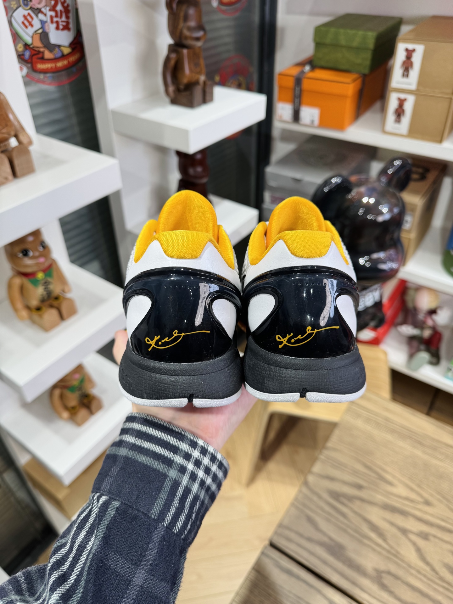 Kobe 6 季後賽 White Del Sol 2021版  尺碼 40-50.5「US7-16」 CW2190-100