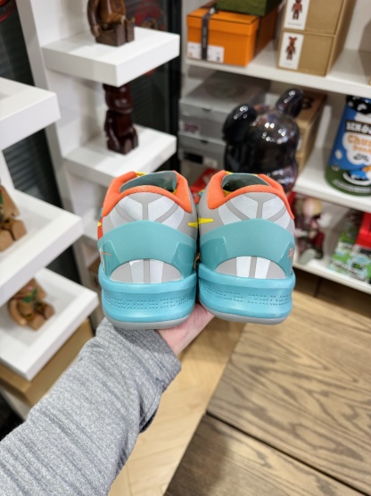 Kobe 8 威尼斯 2024版  Venice Beach Ultta產品  尺碼 US7-14「40-48.5」  FQ3548-001