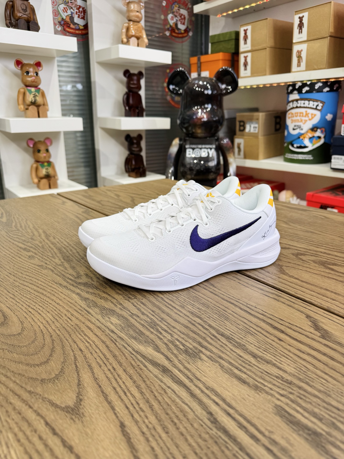 KOBE 8 Protro 紫金湖人   尺碼 40-48.5「US7-14」 HF9550-100