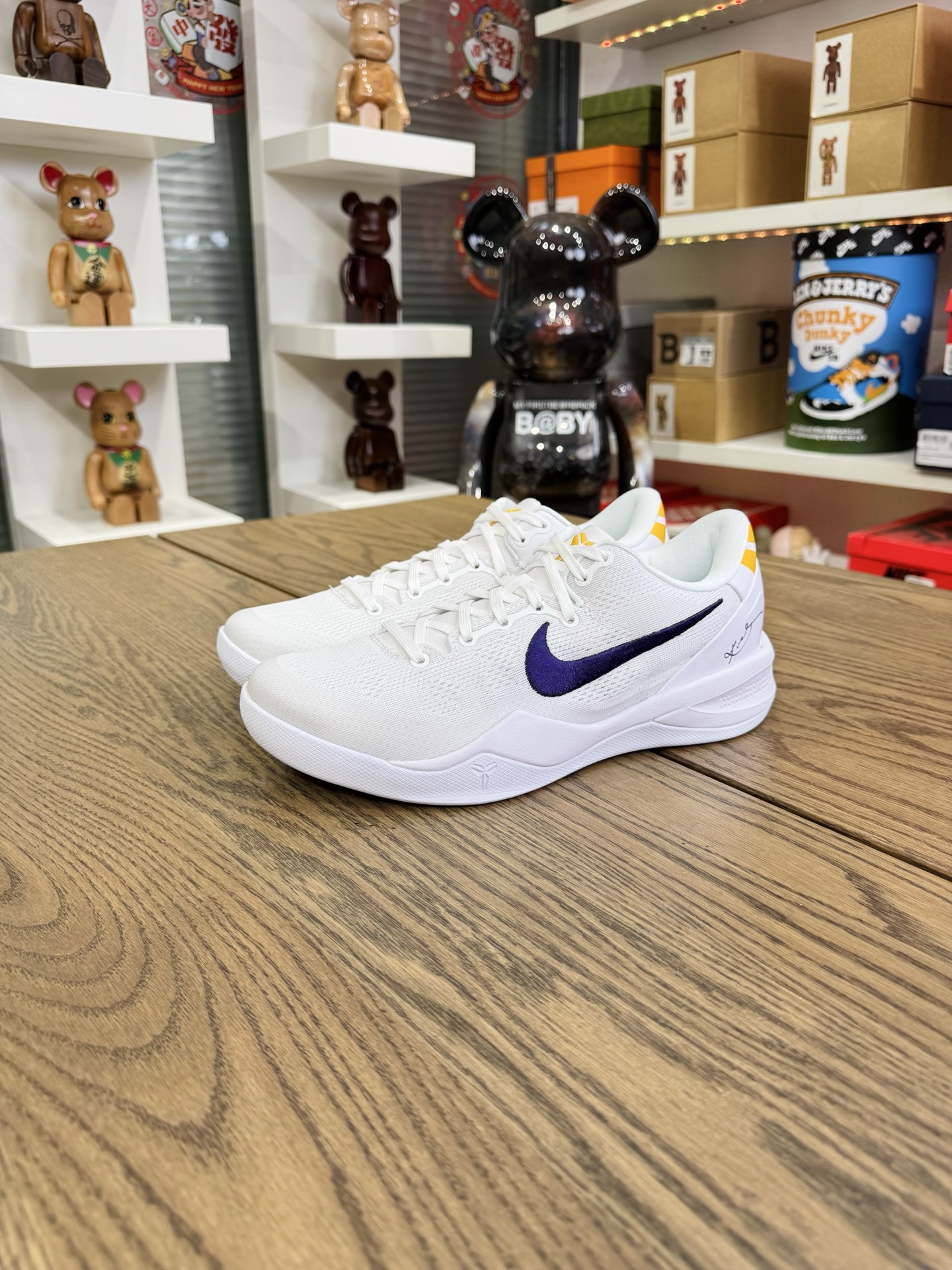 KOBE 8 Protro 紫金湖人   尺碼 40-48.5「US7-14」 HF9550-100