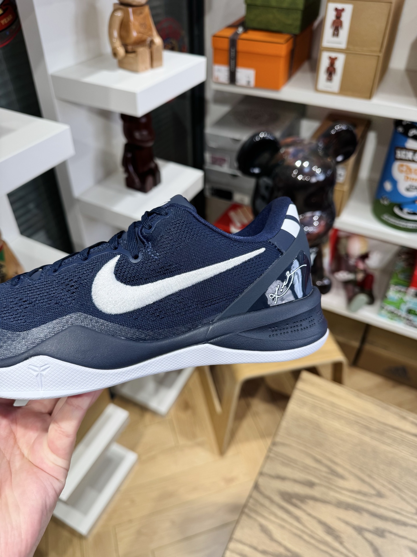 KOBE 8 Protro College Navy 白藍  尺碼 40-48.5「US7-14」 HF9550-400