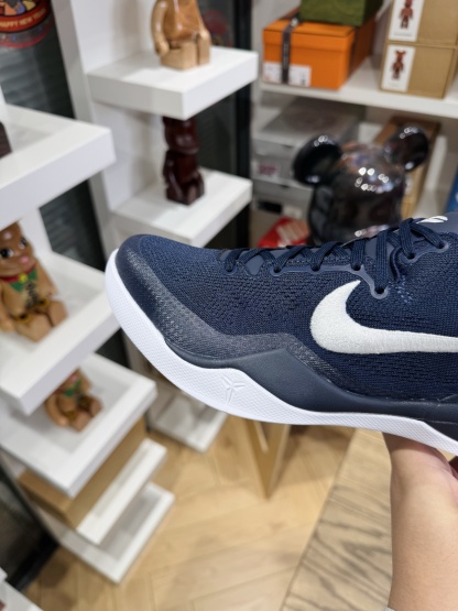 KOBE 8 Protro College Navy 白藍  尺碼 40-48.5「US7-14」 HF9550-400