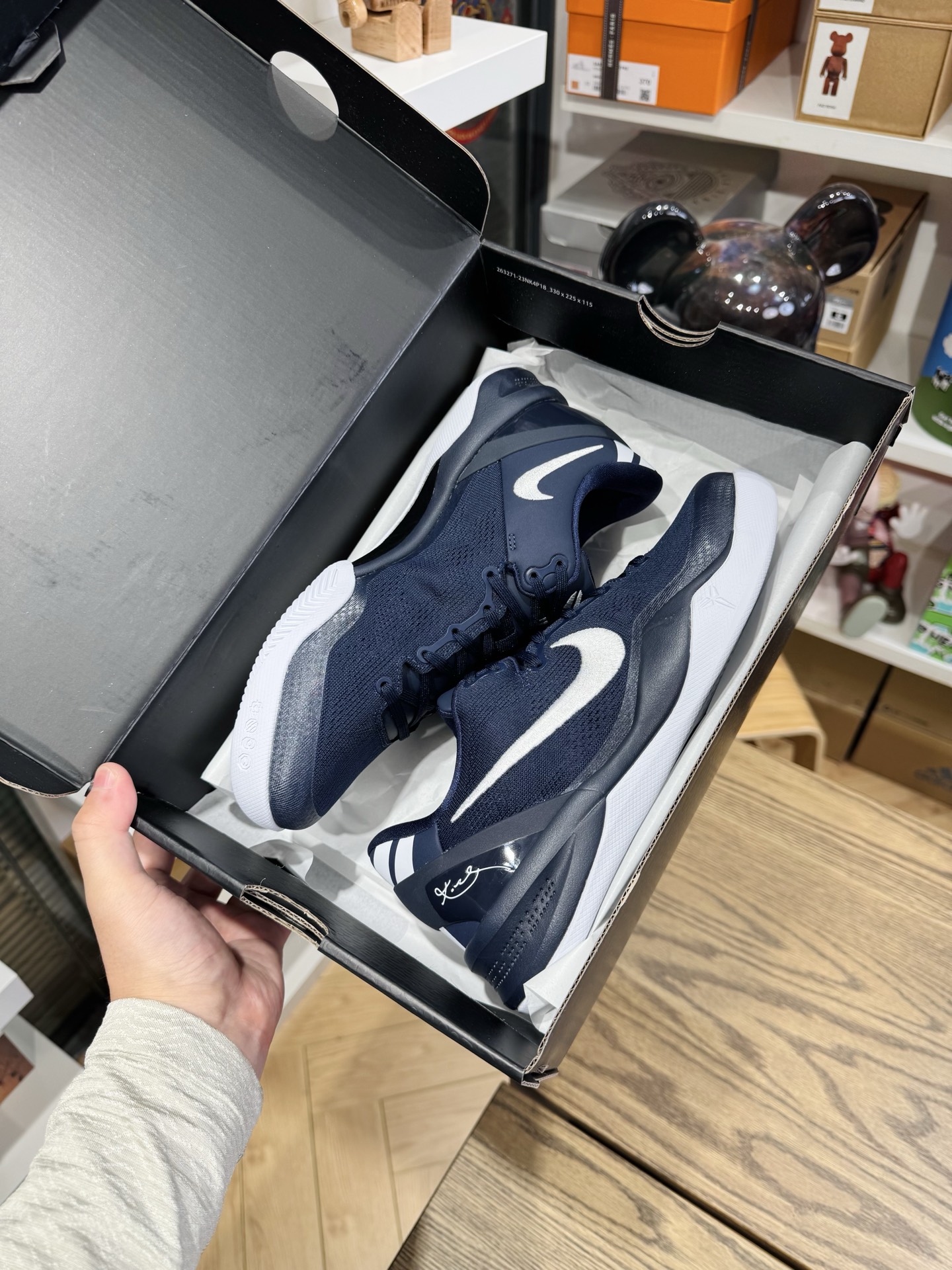 KOBE 8 Protro College Navy 白藍  尺碼 40-48.5「US7-14」 HF9550-400