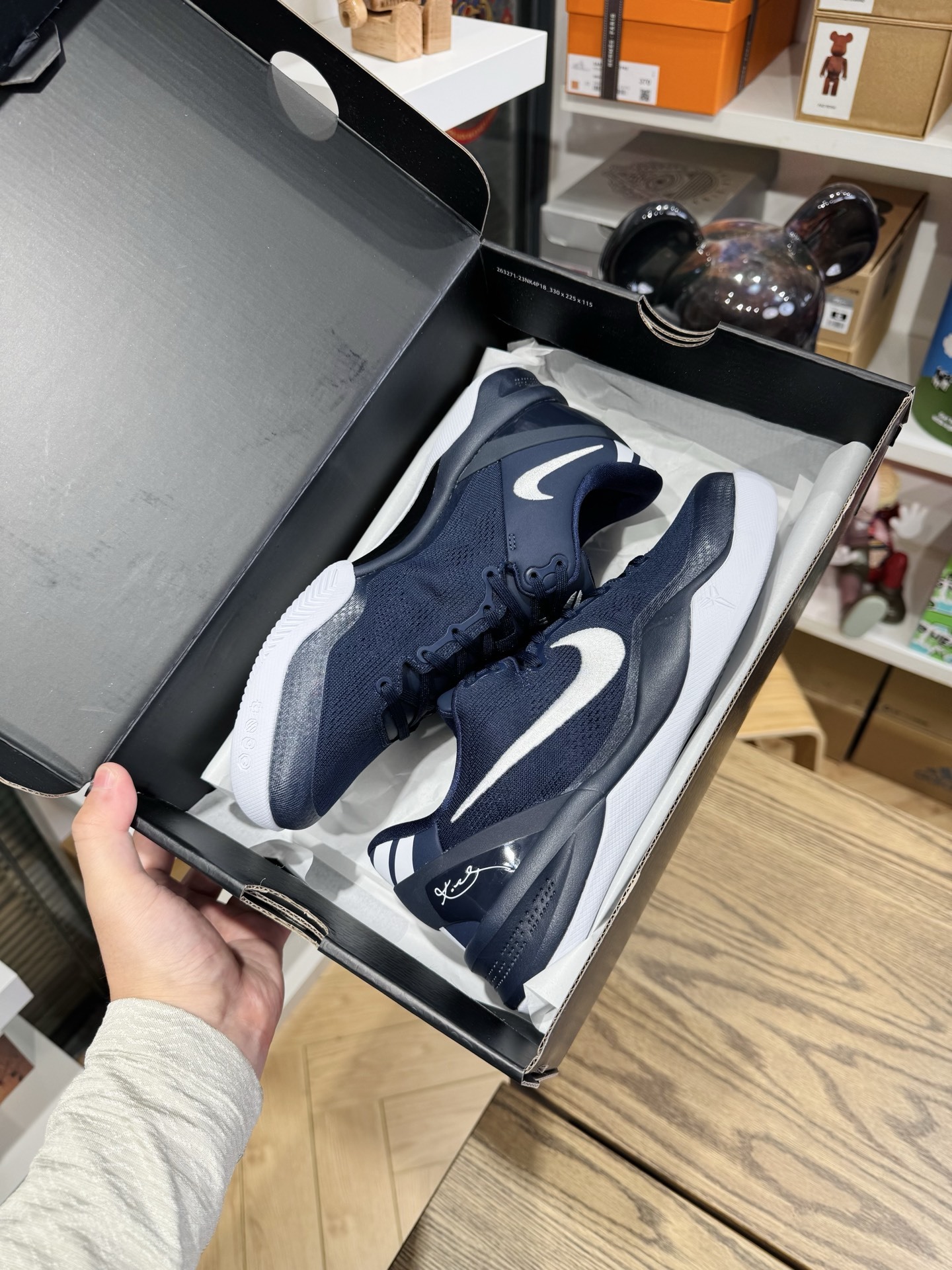 KOBE 8 Protro College Navy 白藍  尺碼 40-48.5「US7-14」 HF9550-400
