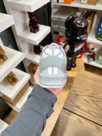 Kobe 8 Protro 灰色 Wolf Grey  尺碼 40-48.5「US7-14」 HF9550-002