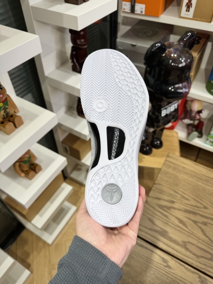Kobe 8 Protro 灰色 Wolf Grey  尺碼 40-48.5「US7-14」 HF9550-002