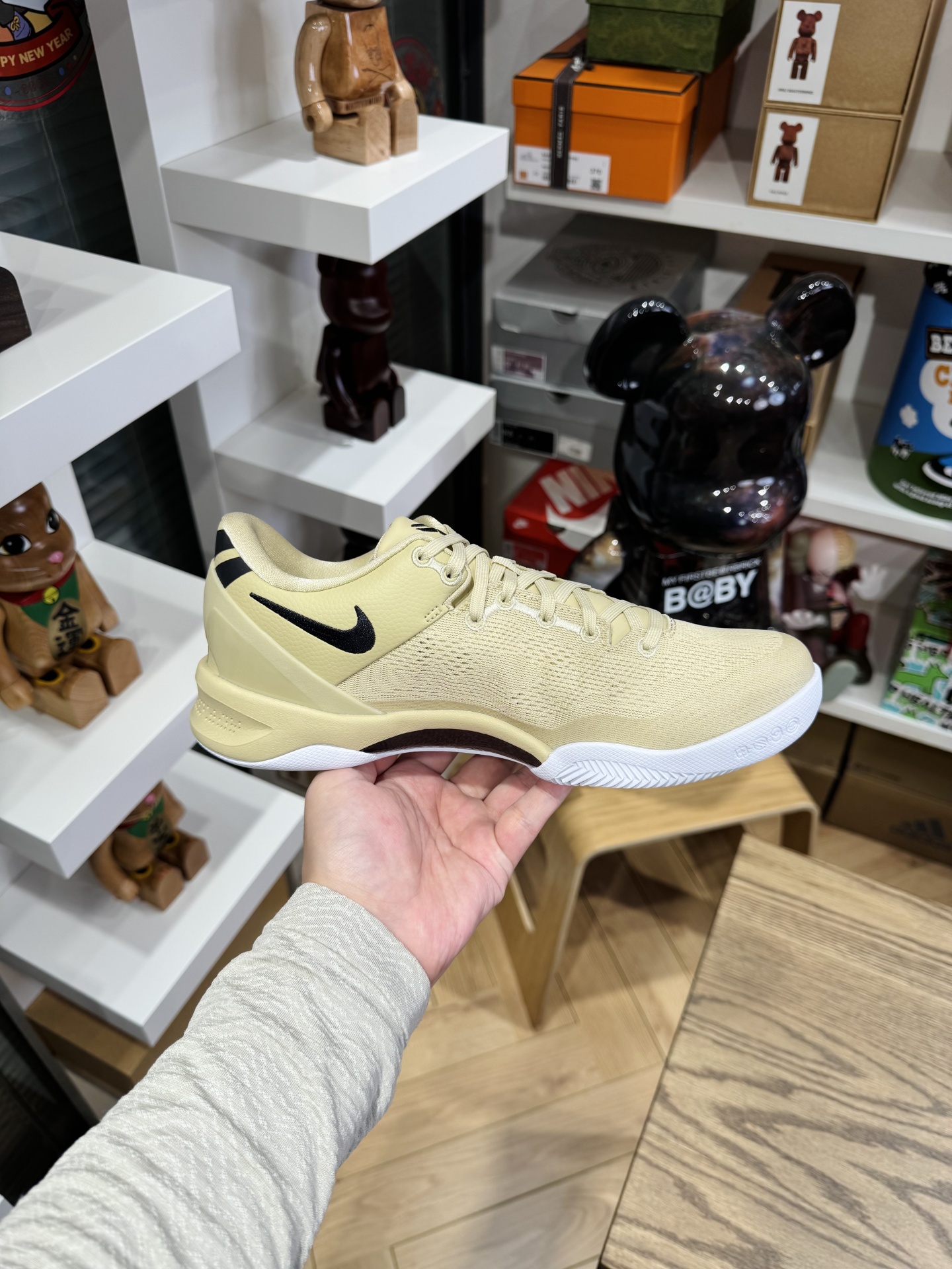 💯KOBE 8 棕色  尺碼 40-48.5「US7-14」HM6469-701