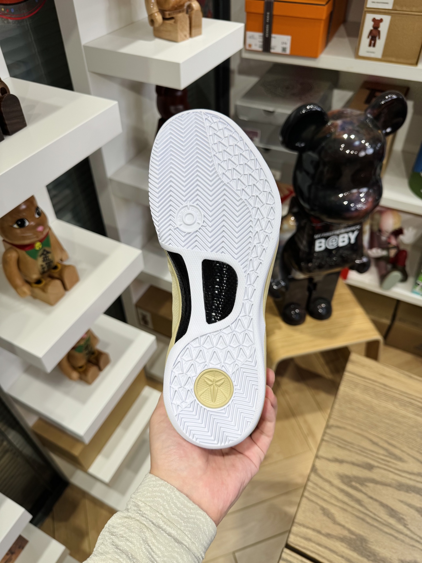 💯KOBE 8 棕色  尺碼 40-48.5「US7-14」HM6469-701