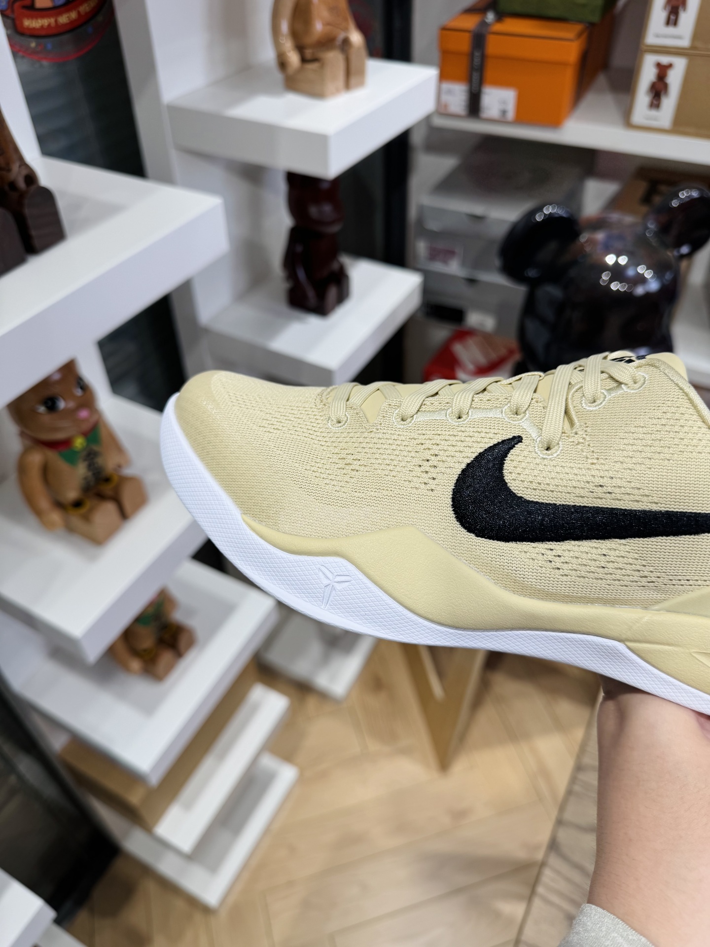 💯KOBE 8 棕色  尺碼 40-48.5「US7-14」HM6469-701