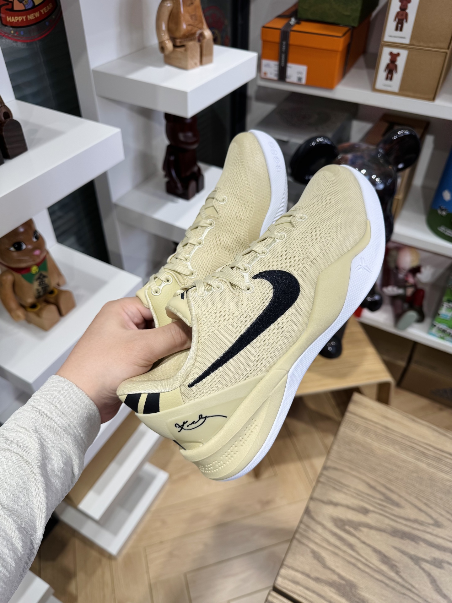 💯KOBE 8 棕色  尺碼 40-48.5「US7-14」HM6469-701