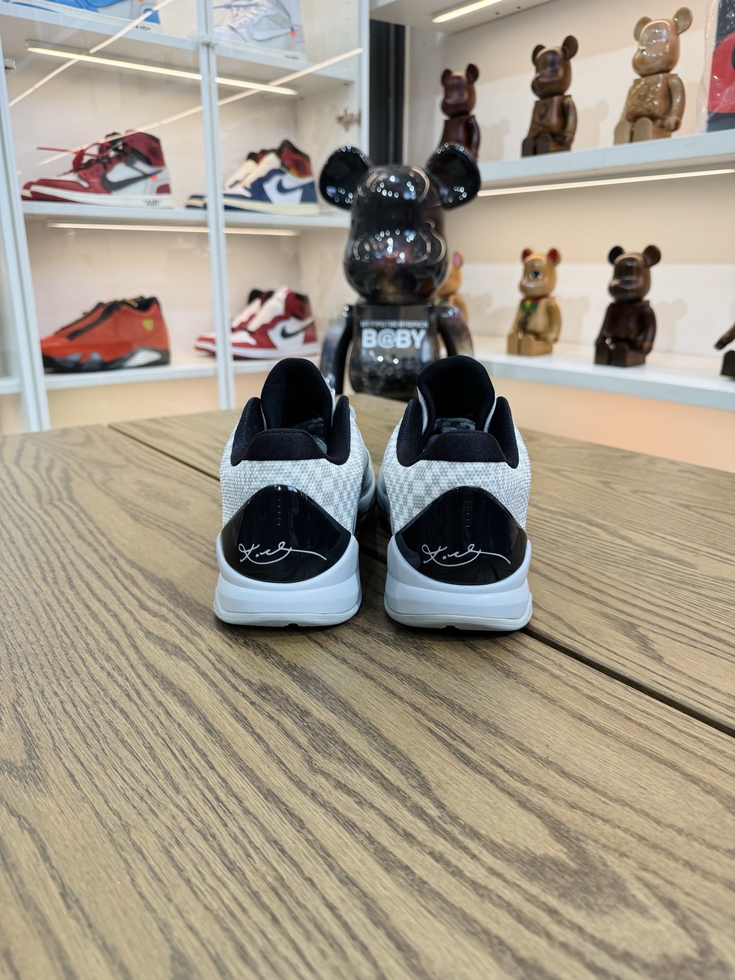 Kobe 5 Protro 白灰斑馬 "Zebra"  尺碼 40-48.5 CD4991-003