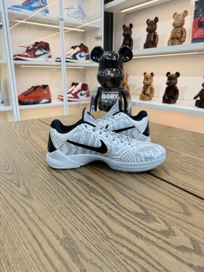 Kobe 5 Protro 白灰斑馬 "Zebra"  尺碼 40-48.5 CD4991-003