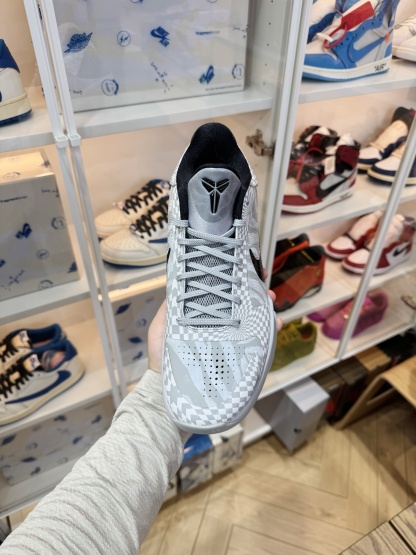 Kobe 5 Protro 白灰斑馬 "Zebra"  尺碼 40-48.5 CD4991-003