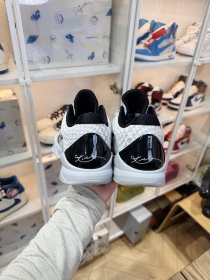 Kobe 5 Protro 白灰斑馬 "Zebra"  尺碼 40-48.5 CD4991-003