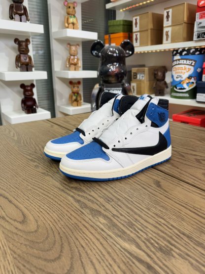 💯Travis Scott x AJ1 High 閃電⚡️ Fragment  藤原浩三方聯名 DH3227-105  尺碼 36-48.5「US4-14」