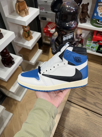 💯Travis Scott x AJ1 High 閃電⚡️ Fragment  藤原浩三方聯名 DH3227-105  尺碼 36-48.5「US4-14」
