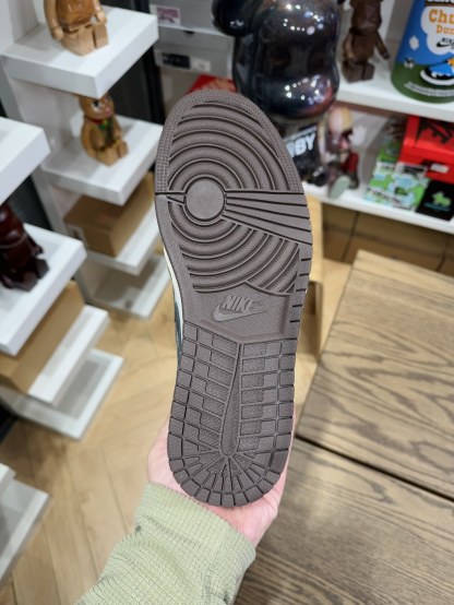 💯Travis Scott x AJ1 High OG TS SP 深棕  第一代倒鉤 夢回2019  尺碼 40-48.5「US7-14」 CD4487-100