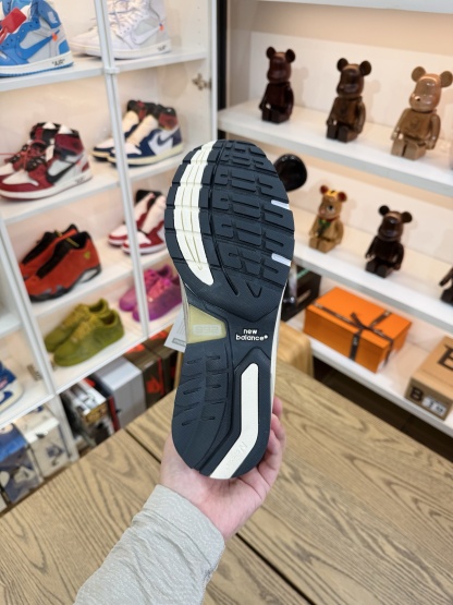 JJJJound x NB992  復古翻毛皮 男女同款 灰棕色 尺碼 36-46.5「US4-12」M992J2