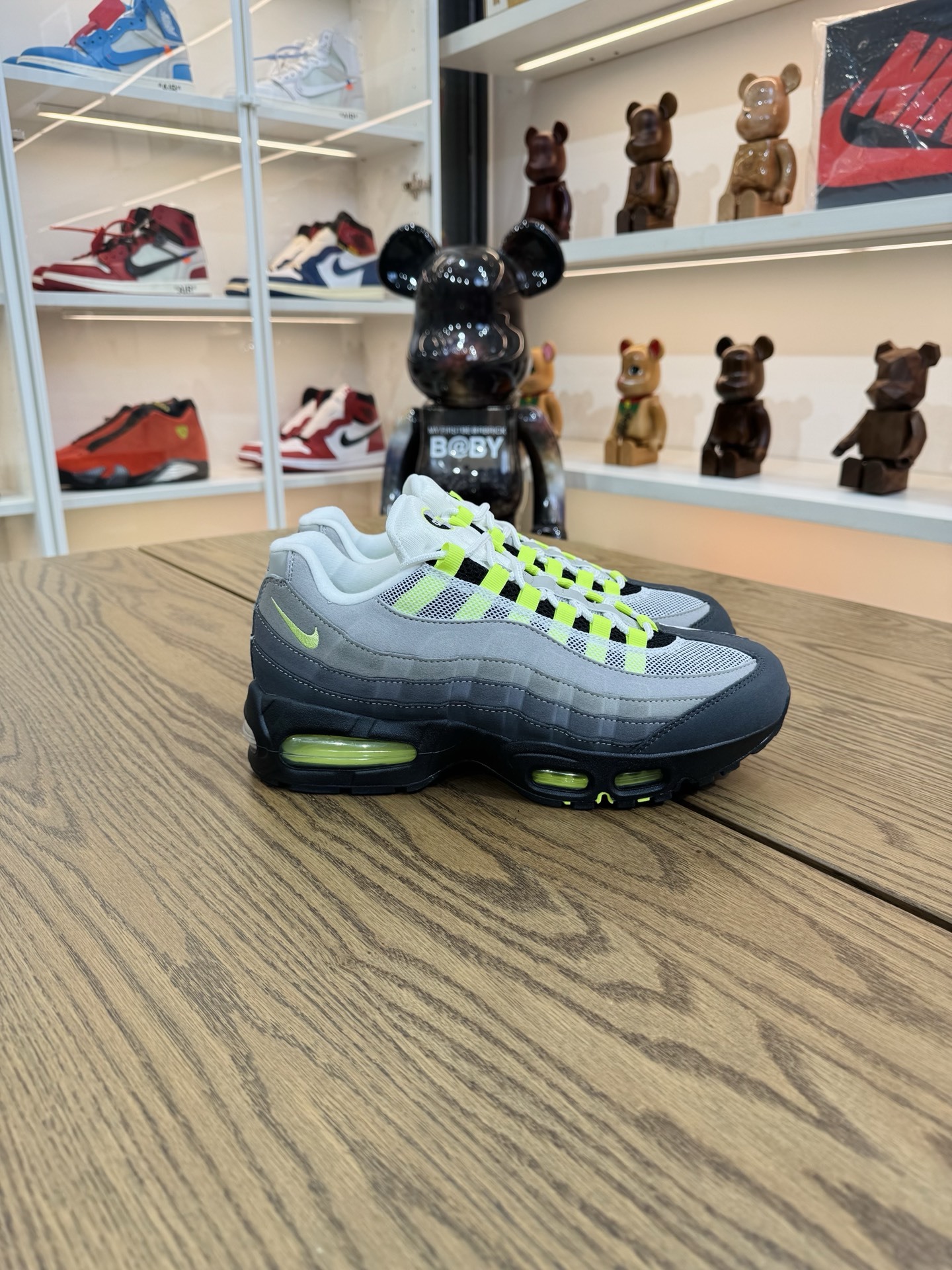 Air Max 95 OG Neon  男女同款 灰色 2025版  尺碼 40-48「US7-14」 HM4740-001