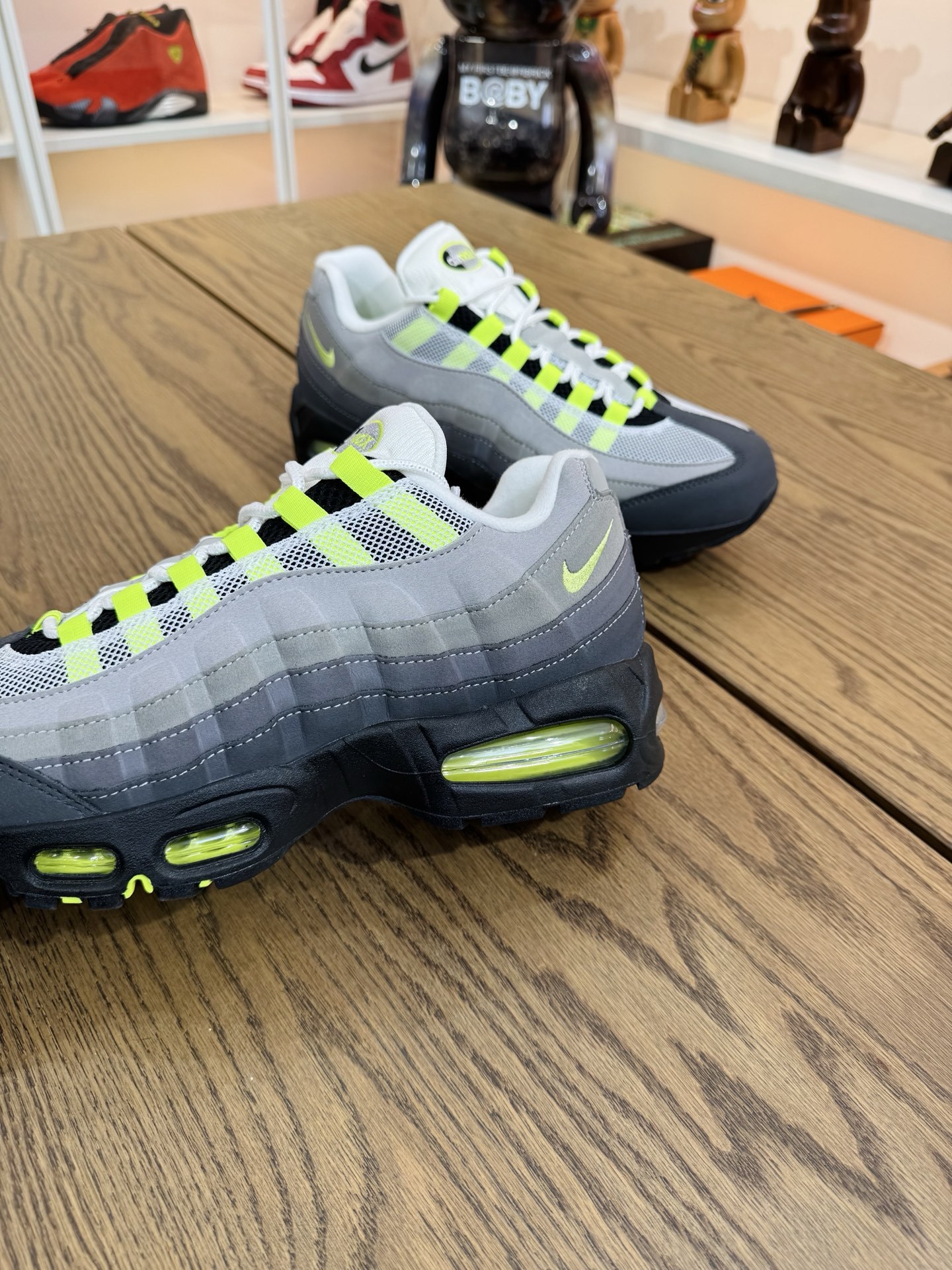 Air Max 95 OG Neon  男女同款 灰色 2025版  尺碼 40-48「US7-14」 HM4740-001