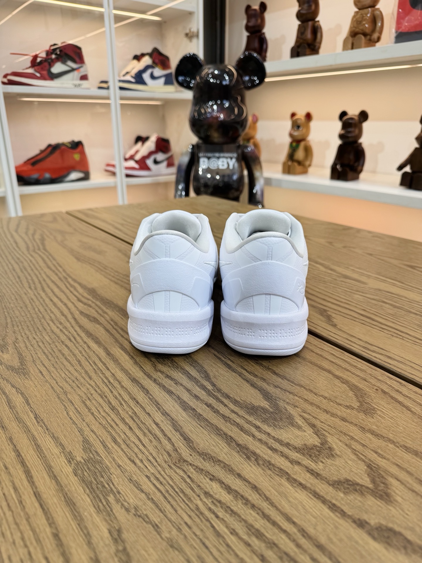 Kobe 8 Protro  白龍 Halo 🐲 FJ9364-100 尺碼 40-48.5「US7-14」